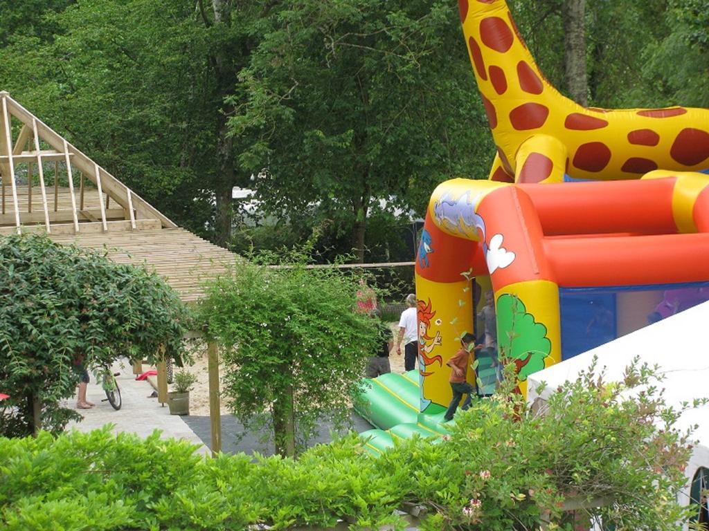 Camping Des Rochers Des Parcs Hotel Clecy Luaran gambar